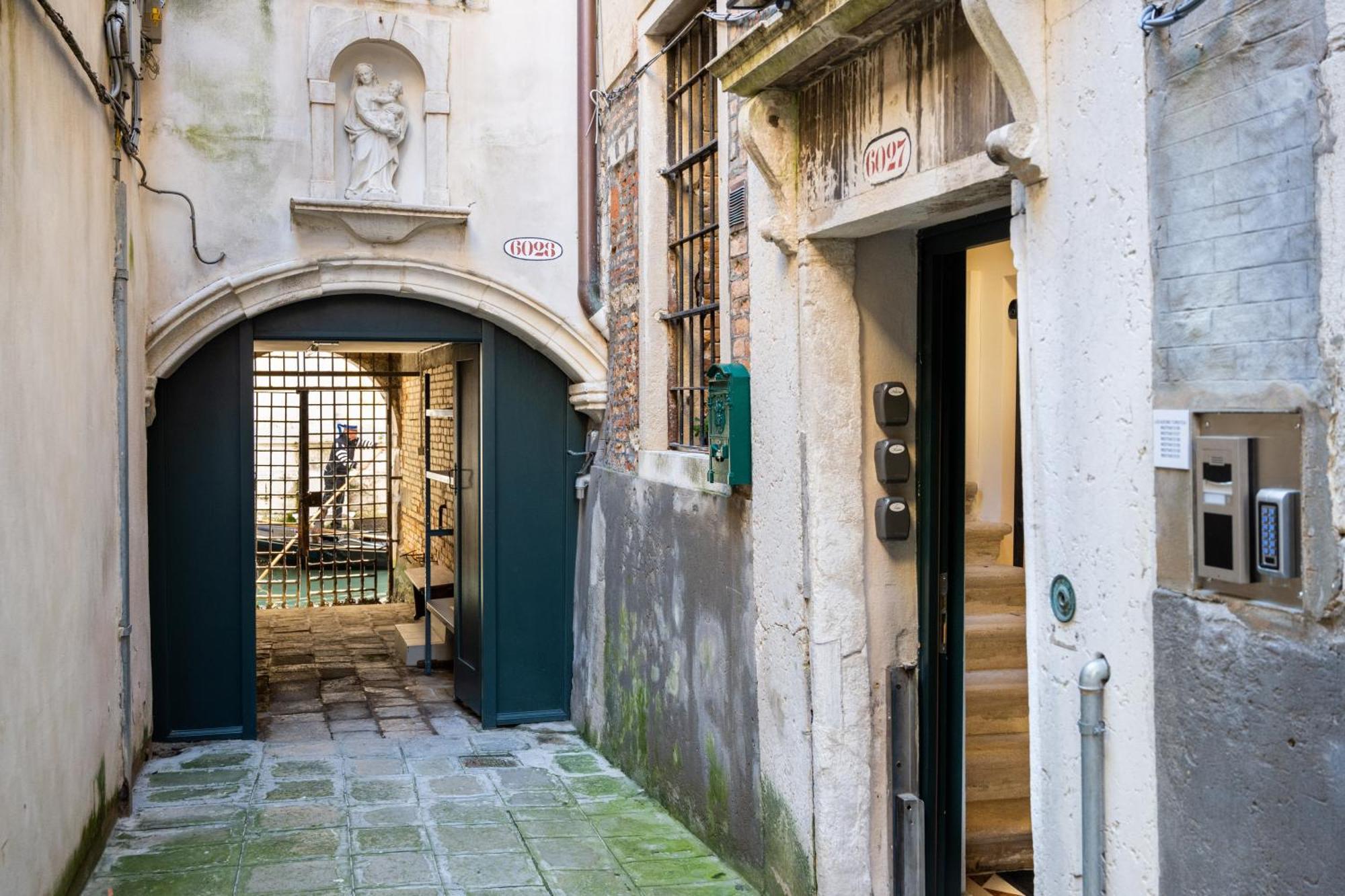 Palazzo Miracoli Apartments Βενετία Εξωτερικό φωτογραφία